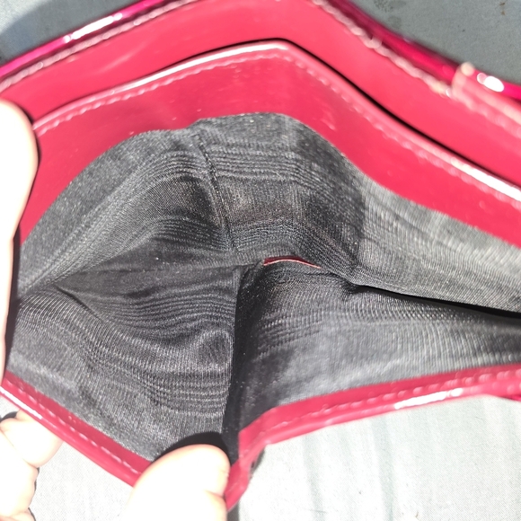 Elegant And Classic Authentic Gucci Burgundy Leather Wallet With Bamboo Accent - Picture 10 of 10